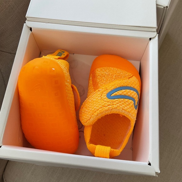 Size 4 Toddler Nike Swoosh 1 *dead stock colors*